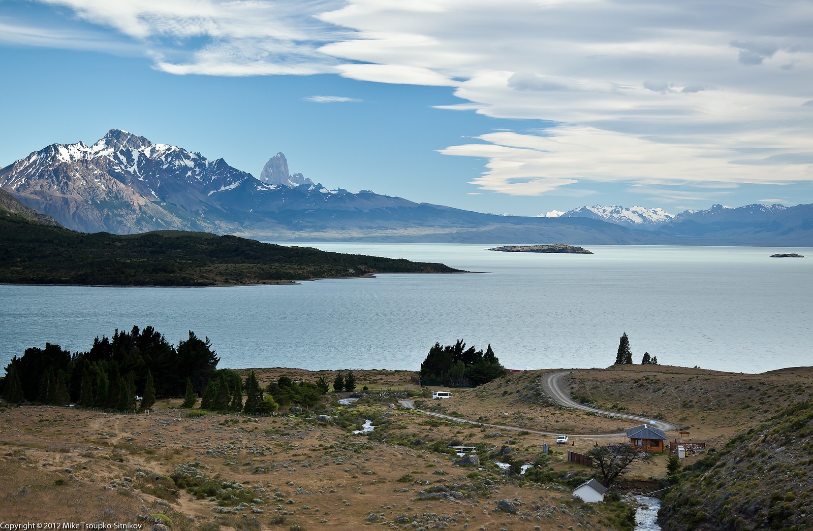 Lake Viedma and Mount Fitz Roy - a view from Laguna Azul trail